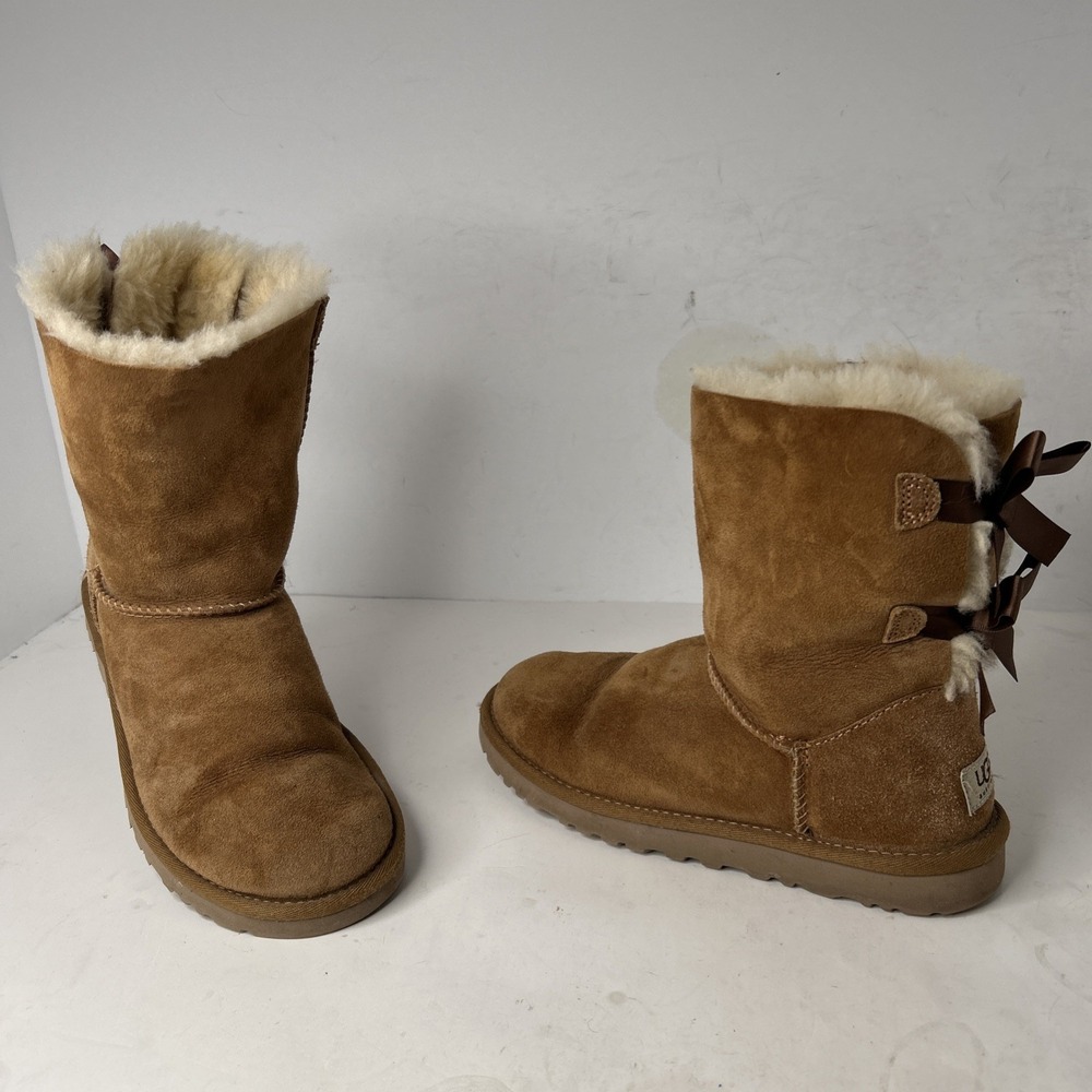 UGG Womens Bailey Bow II 1002954‎ Chestnut Brown Sheepskin Winter Boots Size 6